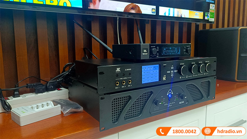 Dan karaoke gia dinh anh Hoa