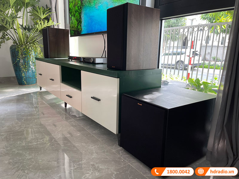 Dàn nghe nhạc của anh Hùng ở Gia Lâm, Hà Nội Dàn nghe nhạc của anh Hùng ở Gia Lâm, Hà Nội