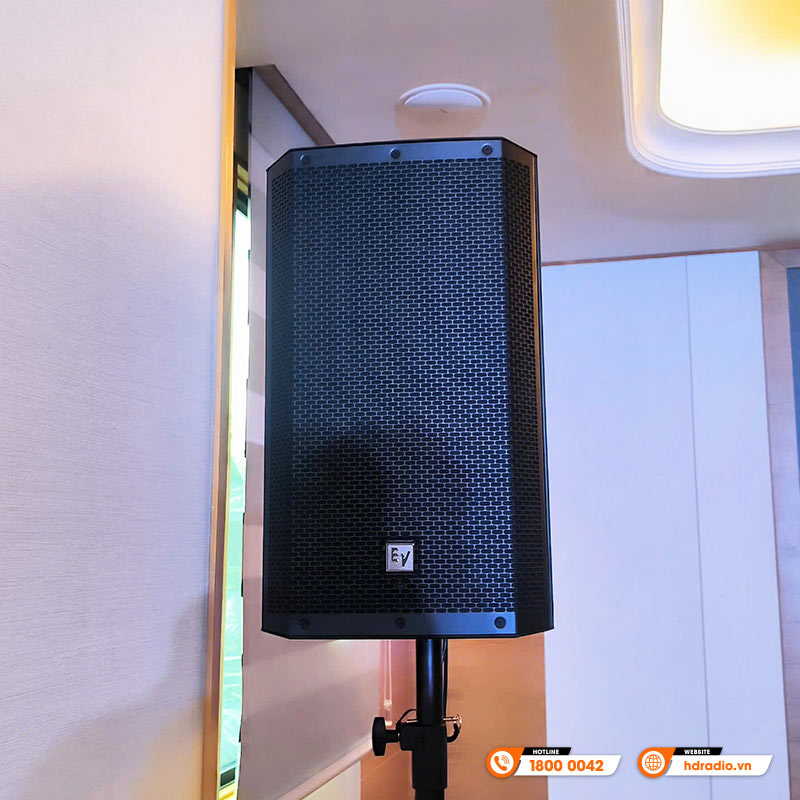 Dàn âm thanh sân khấu biểu diễn của anh Hưng ở Quận 3, TP.Hồ Chí Minh Dàn âm thanh sân khấu biểu diễn của anh Hưng ở Quận 3, TP.Hồ Chí Minh