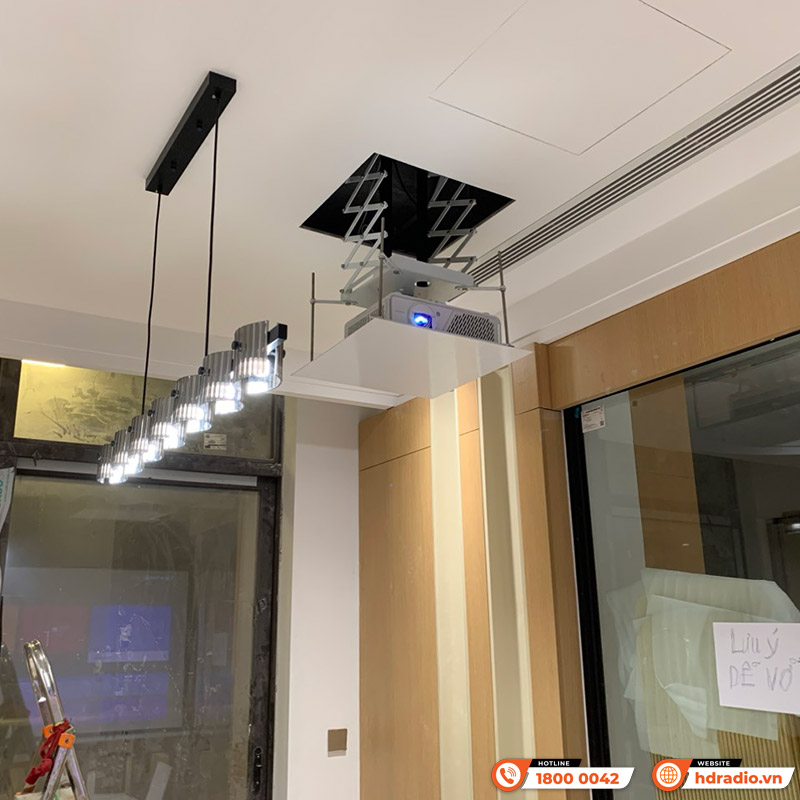 Hệ thống trình chiếu của anh Long ở Quận Tây Hồ, Hà Nội Hệ thống trình chiếu của anh Long ở Quận Tây Hồ, Hà Nội