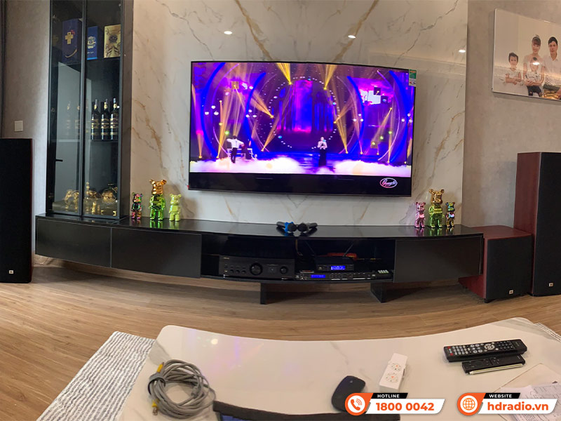 Dàn nghe nhạc và hát karaoke của anh Quân ở Cầu Giấy, Hà Nội