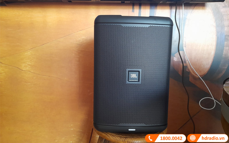 loa jbl trong dan karaoke gia dinh