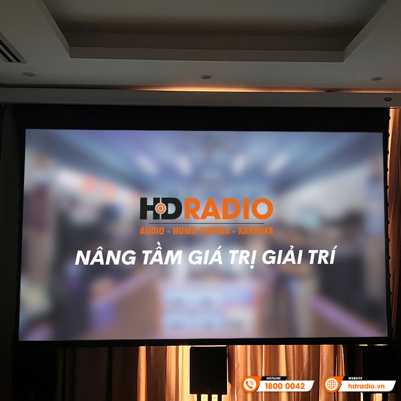 Hệ thống trình chiếu của chị Yeshe Karma ở Quận 2, Hồ Chí Minh