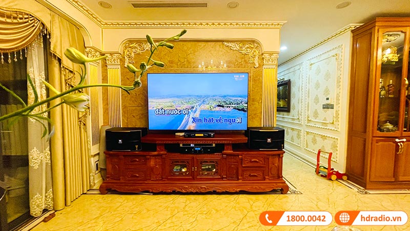 Dàn karaoke của cô Hương ở Tây Hồ, Hà Nội