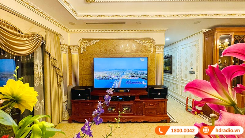 Dàn karaoke của cô Hương ở Tây Hồ, Hà Nội