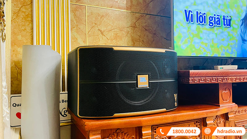 Dàn karaoke của cô Hương ở Tây Hồ, Hà Nội