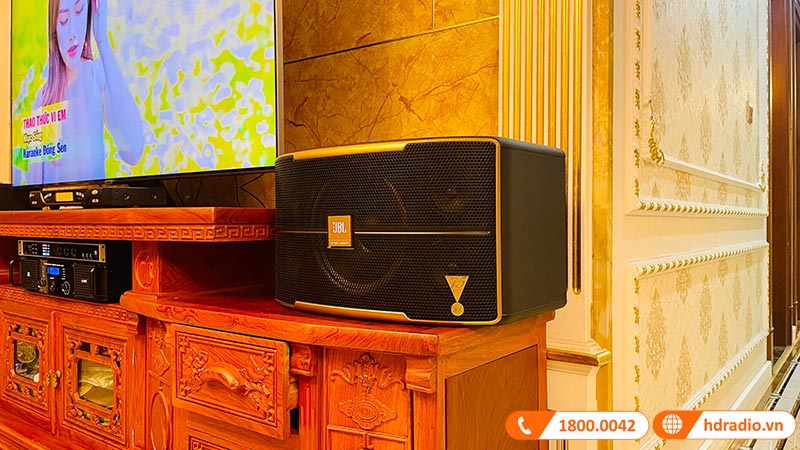 Dàn karaoke của cô Hương ở Tây Hồ, Hà Nội