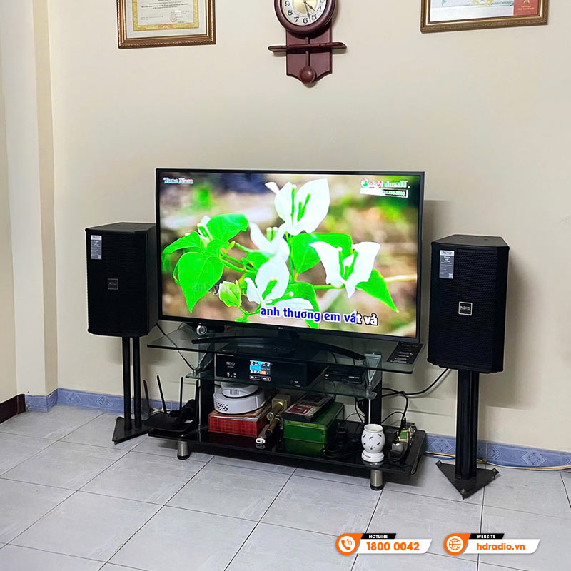 Dàn karaoke của cô Nhân ở Thanh Xuân, Hà Nội Dàn karaoke của cô Nhân ở Thanh Xuân, Hà Nội