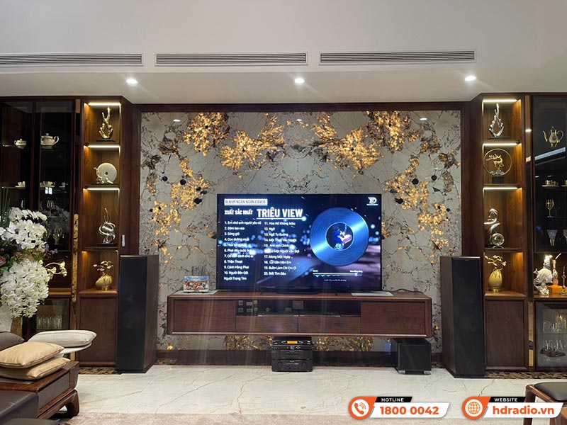 Dàn nghe nhạc và hát karaoke của cô Trang ở Thái Nguyên Dàn nghe nhạc và hát karaoke của cô Trang ở Thái Nguyên