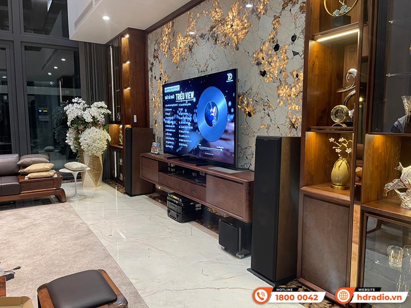 Dàn nghe nhạc và hát karaoke của cô Trang ở Thái Nguyên Dàn nghe nhạc và hát karaoke của cô Trang ở Thái Nguyên