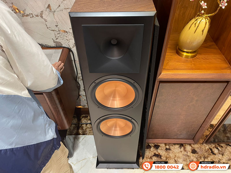 Dàn nghe nhạc và hát karaoke của cô Trang ở Thái Nguyên Dàn nghe nhạc và hát karaoke của cô Trang ở Thái Nguyên