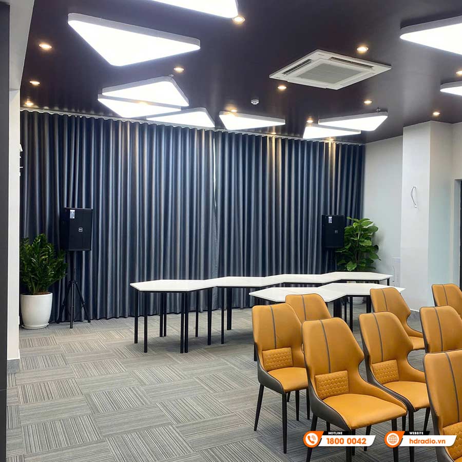 Dàn âm thanh hội trường kết hợp karaoke của Công ty TNHH thương mại đầu tư và phát triển Tân Vinh