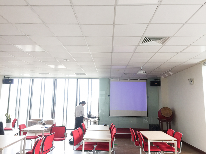 Lắp đặt hệ thống trình chiếu và âm thanh karaoke cho anh Long tòa nhà VSIP Từ Sơn Bắc Ninh