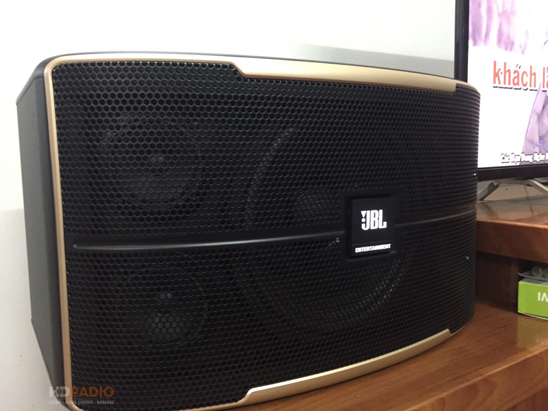 lap-dan-loa-jbl-cho-anh-son-tai-thach-ban