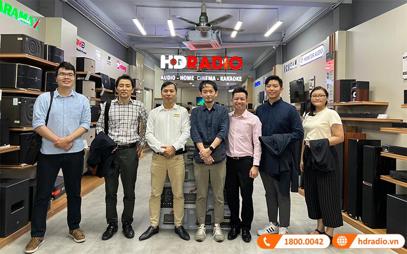 Giam doc Sony Viet Nam den tham va tro chuyen voi cong ty HDRadio