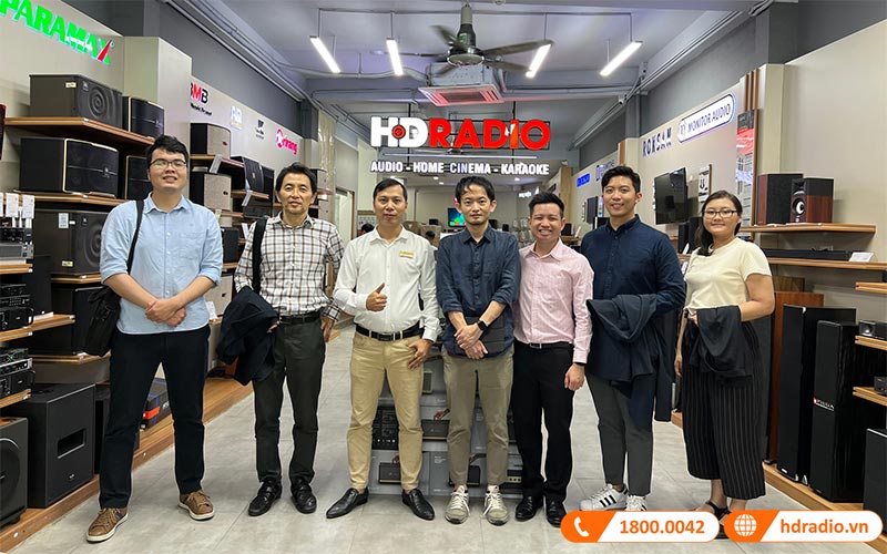 Giam doc Sony Viet Nam den tham quan HDRadio