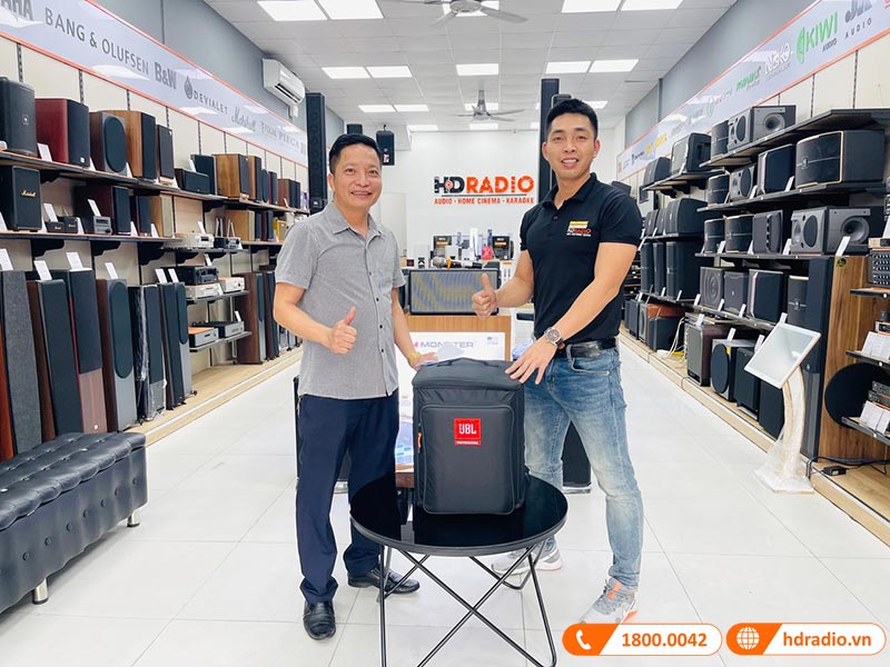 Khách hàng mua Loa JBL Eon Compact tại HDRadio Khách hàng mua Loa JBL Eon Compact tại HDRadio