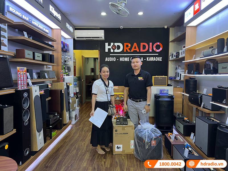 Khách hàng mua Loa JBL Eon Compact tại HDRadio Khách hàng mua Loa JBL Eon Compact tại HDRadio
