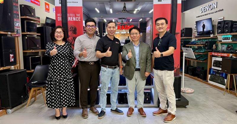 HDRadio Đón Tiếp Đoàn Đại Diện Thương Hiệu Bosch Sang Thăm Và Làm Việc Tại Trụ Sở Công Ty