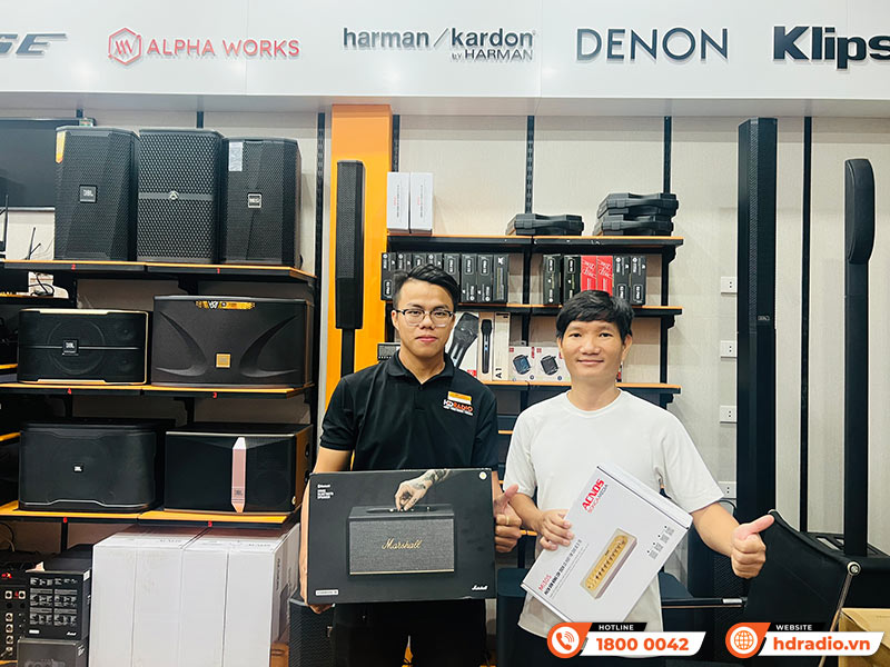 Khách hàng mua sắm Loa Marshall chính hãng ASH tại HDRadio