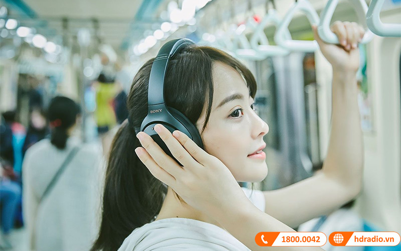 tai-nghe-chong-on-loai-bo-on-ao-tren-chuyen-xe-ngay-tet-1