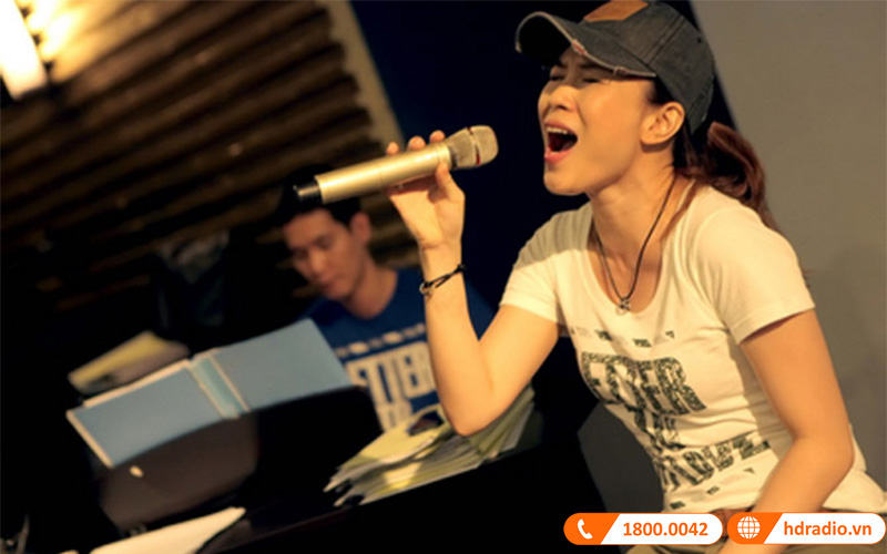 Cách học hát hay giúp bạn tự tin khi cầm micro karaoke ở bất cứ đâu