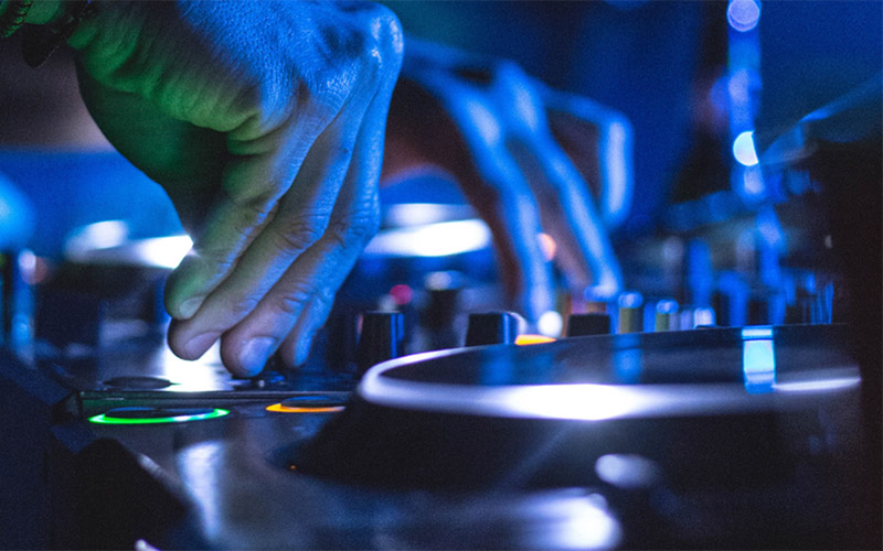 Tempo, BPM, Beatmatching là gì? Hiểu hơn về DJ