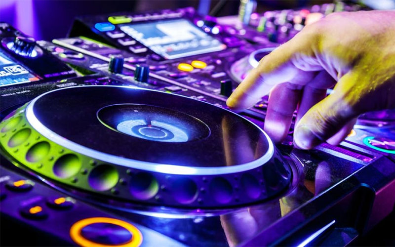 Tempo, BPM, Beatmatching là gì? Hiểu hơn về DJ