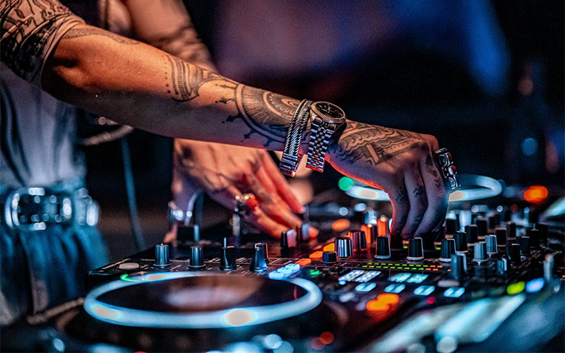 Tempo, BPM, Beatmatching là gì? Hiểu hơn về DJ