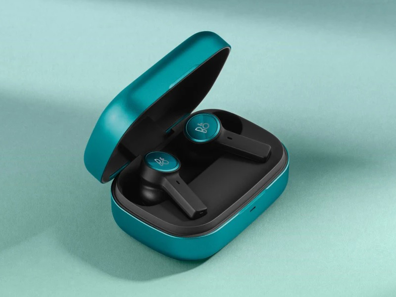 Hãng Bang Olufsen ra mắt phiên bản màu Northern Sky Turquoise cho loa Beosound 2 và tai nghe Beoplay EX