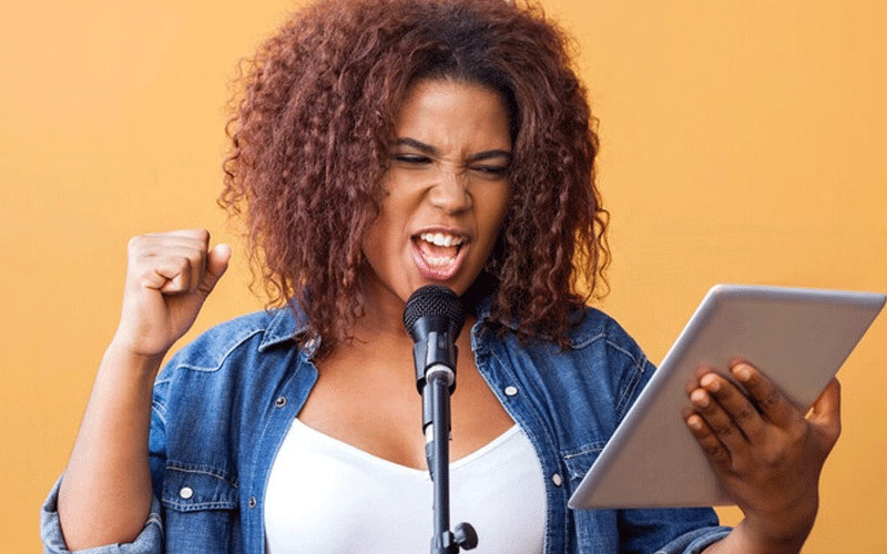 Cách luyện thanh tại nhà với dàn karaoke gia đình