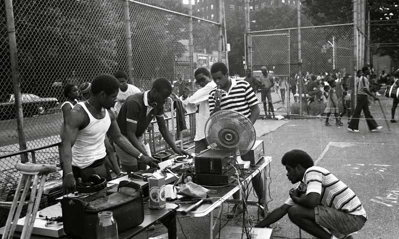 Disc Jockey la gi - Lich su hinh thanh va phat trien