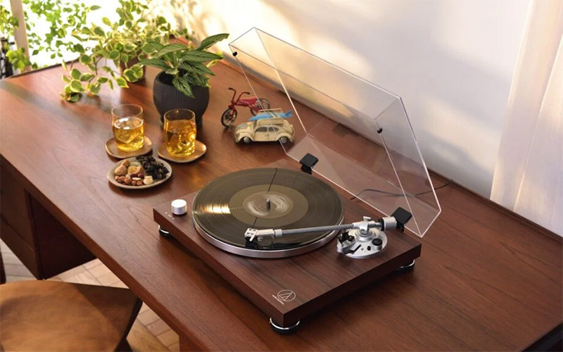 Audio Technica AT-LPW50BTRW