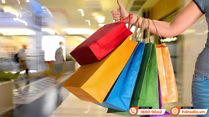 Nên mua hàng chính hãng hay mua hàng nhập khẩu xách tay?