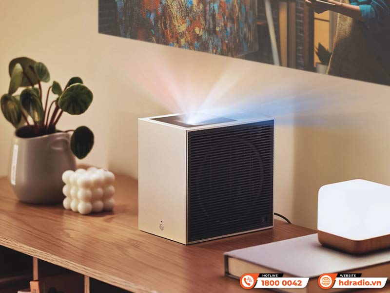 Hãng LG ra mắt máy chiếu CineBeam S nhỏ gọn với khả năng trình chiếu 4K siêu gần