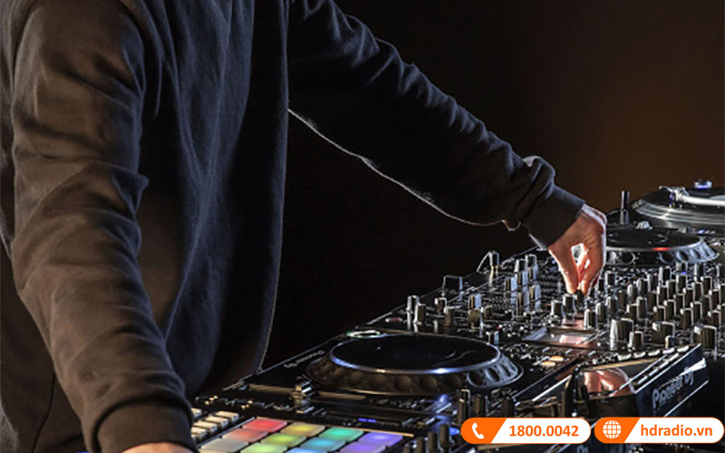Ý nghĩa của các nút trên bàn DJ