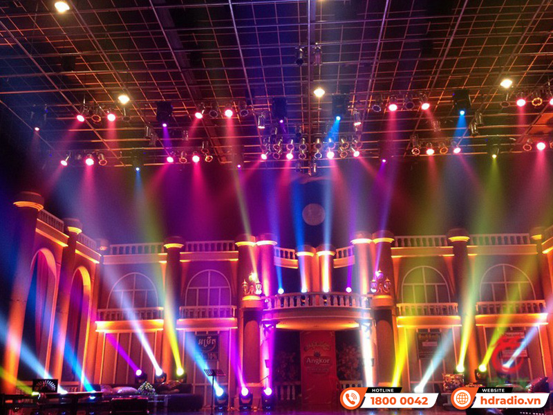 Hiệu Suất Ánh Sáng và Độ Chính Xác