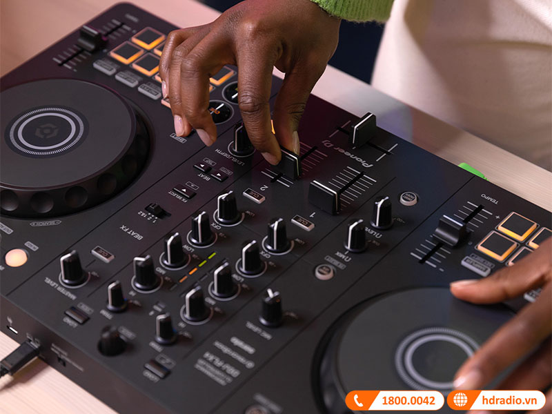 Bàn DJ Pioneer DDJ-FLX4