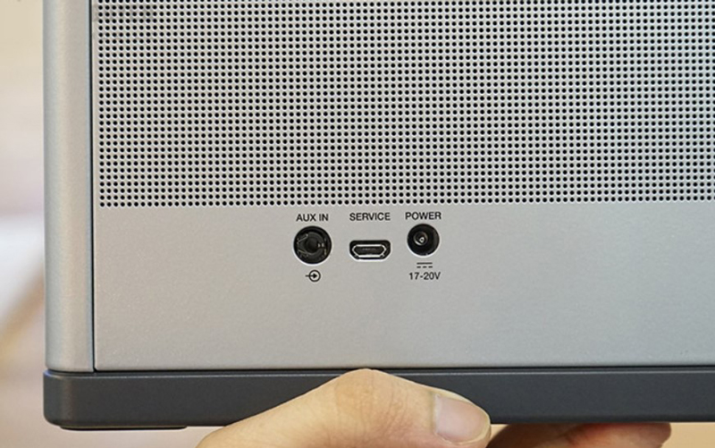 cổng aux trên loa bluetooth, cổng aux trên xe hơi