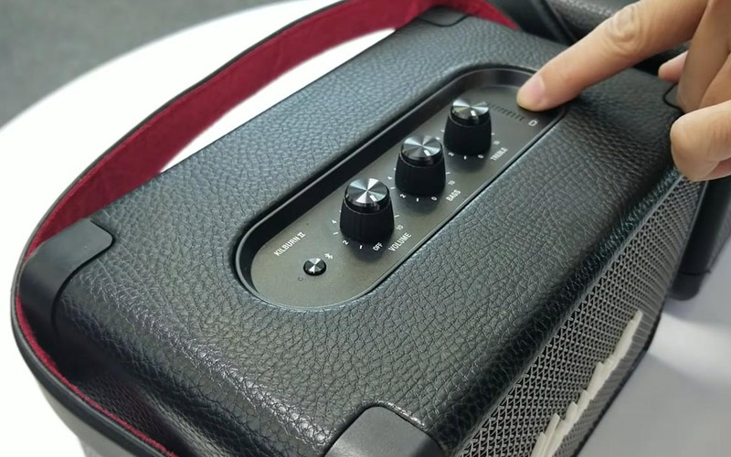 Mặt trên loa Marshall Kilburn 2 FAKE