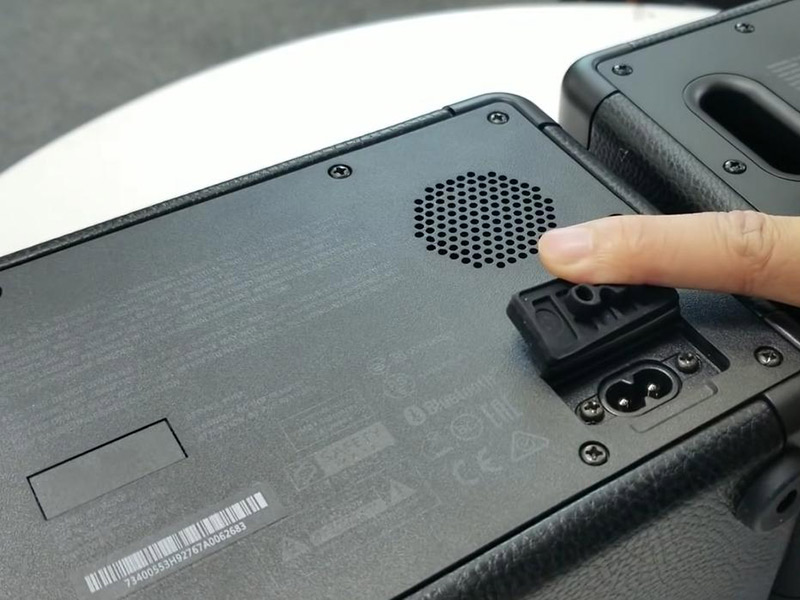 Mặt sau loa Marshall Kilburn 2 FAKE