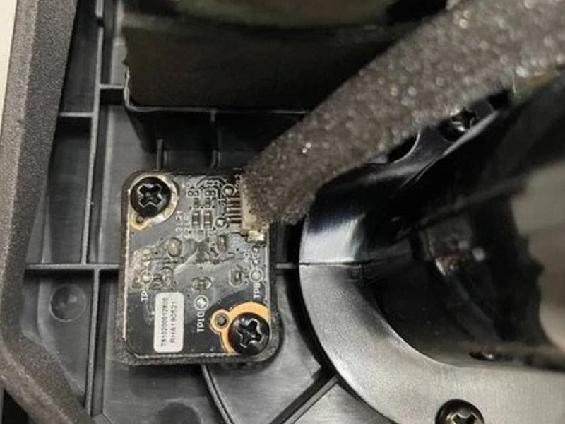 Loa Marshall Tufton chính hãng ASH có main màu đen và dán team code