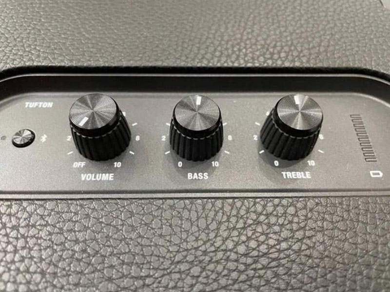 Mặt trên loa Marshall Tufton fake