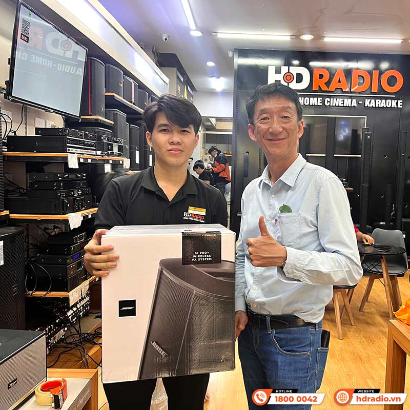 Khách hàng mua sắm Loa Bose chính hãng tại HDRadio
