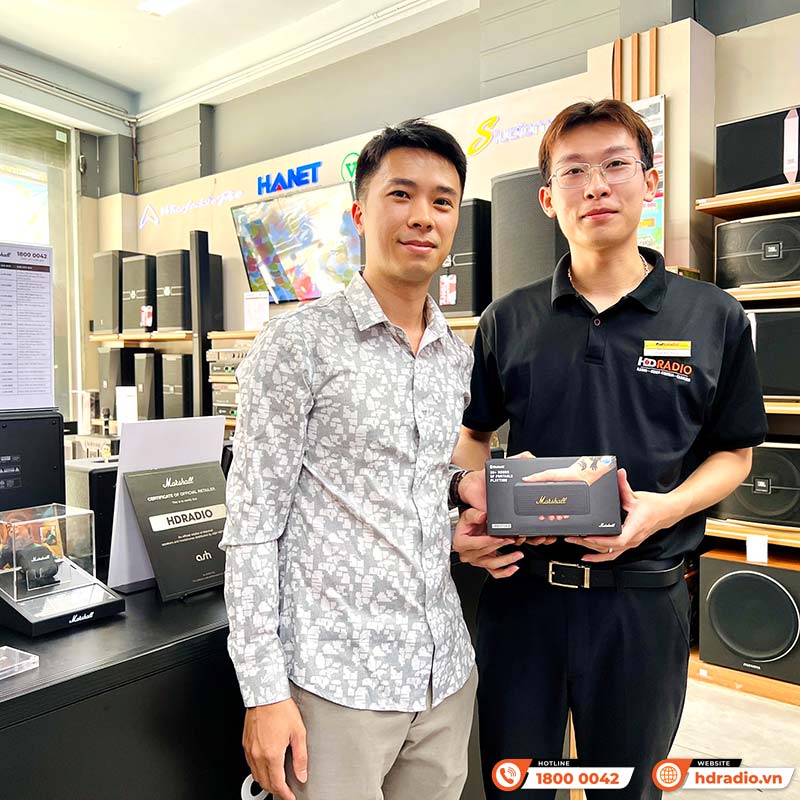 Khách hàng mua Loa Marshall Emberton 2 chính hãng ASH tại HDRadio