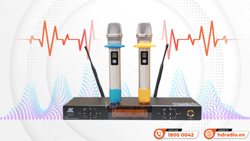 So sánh micro karaoke có dây và không dây