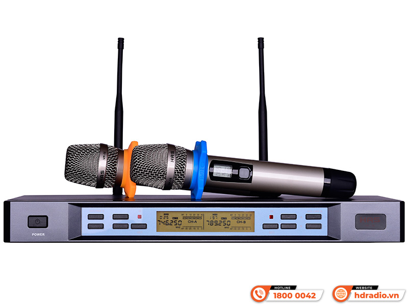 So sánh micro karaoke có dây và không dây